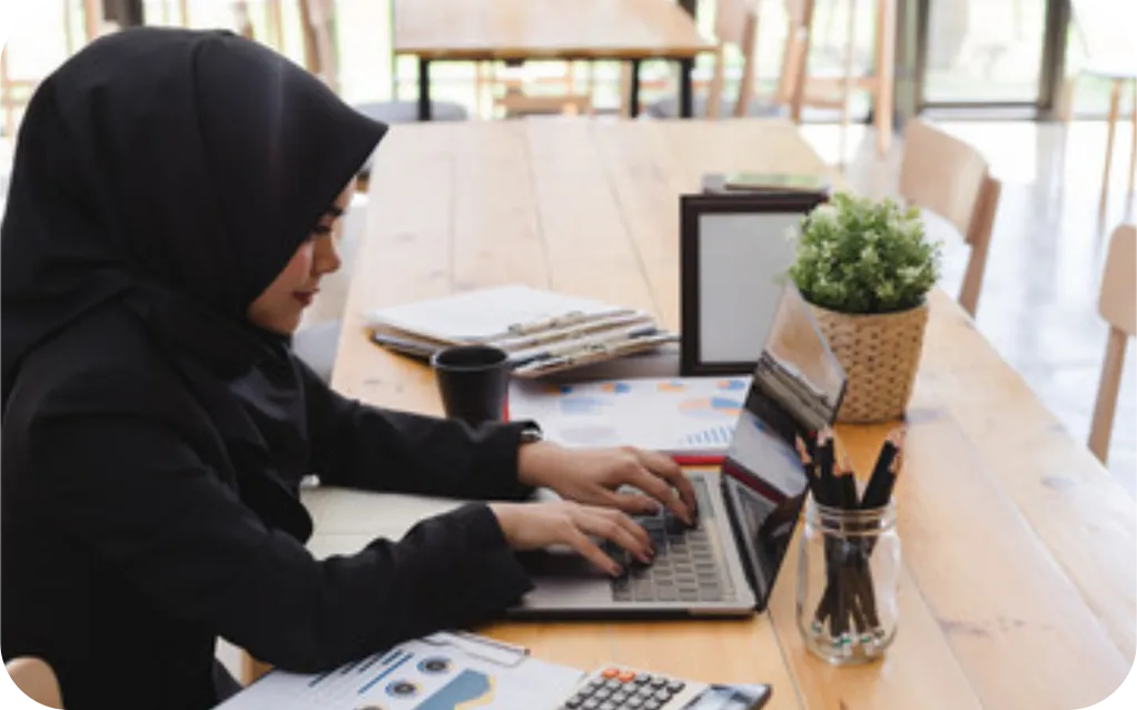 The Difference Between Online Loan Services and Bank Loans